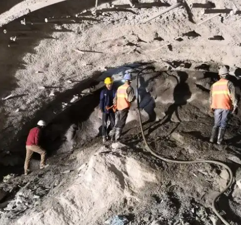 祁东拱顶带模注浆料的施工流程及注意事项